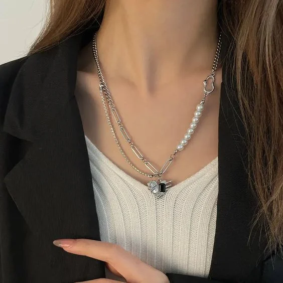 گردنبند نقره با نگینهای مروارید
