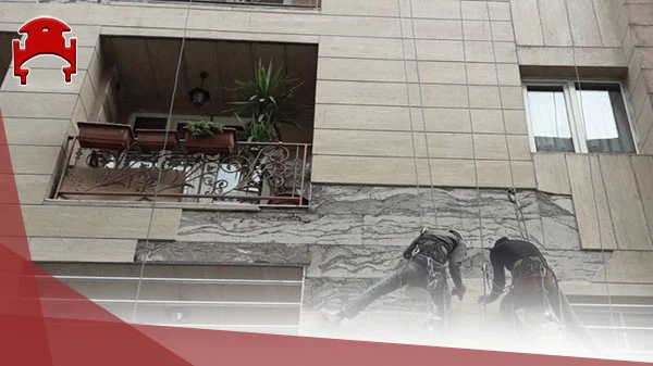 سقوط سنگ نمای ساختمان