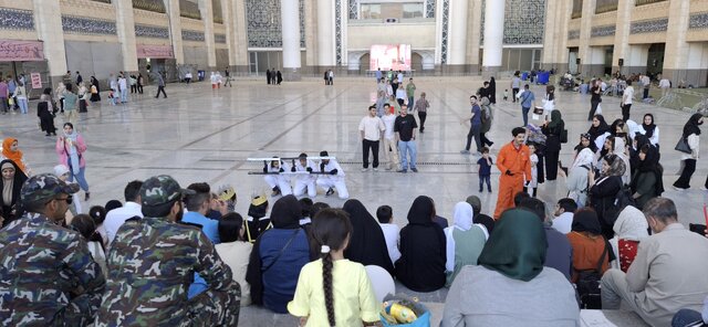 گشت وگذار در نمایشگاه کتاب