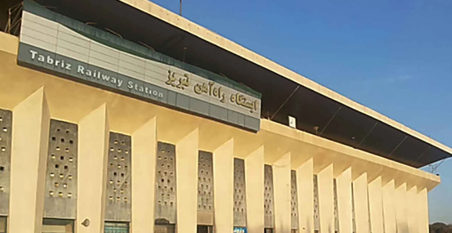 آهن | تبریز انواع تبلیغات محیطی قابل اجرا در ایستگاه راه آهن