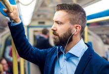 8 بهترین پادکست برای یادگیری زبان انگلیسی برای هر سطحی