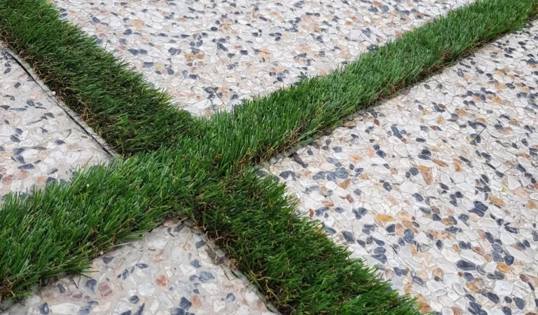 نصب چمن مصنوعی برای کف حیاط