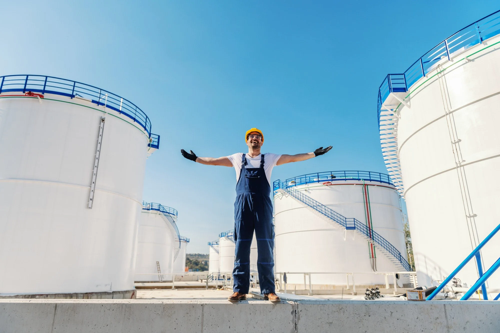 Investigating the thermal performance of cooling towers