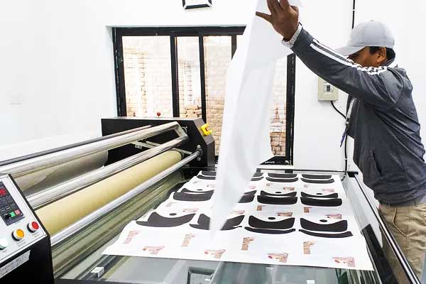 What is the difference between silk printing and sublimation?