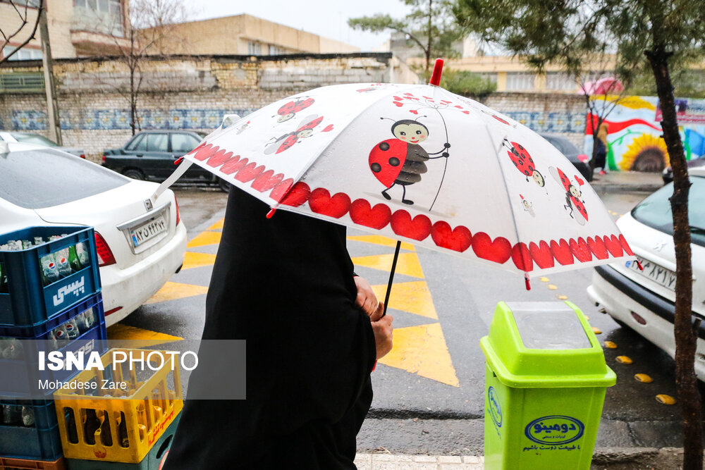 رگبار باران در تهران/ احتمال وقوع طوفان لحظه‌ای