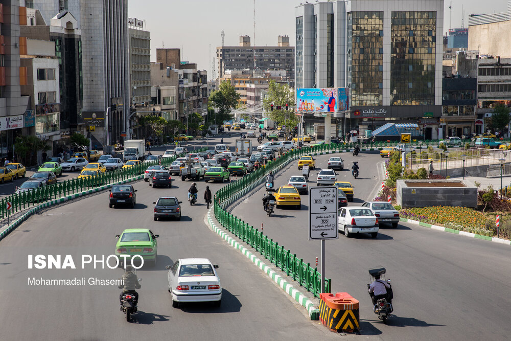 ترافیک روان و پرحجم غالب معابر تهران در اولین شنبه آبان