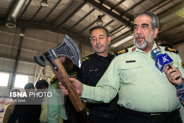 به زور قمه و قداره