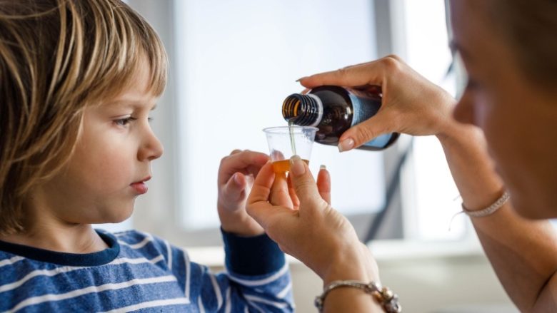 وجود ترکیبات سمی در برخی شربت‌ های سرفه؛ بررسی خطرات بالقوه برای سلامت کودکان